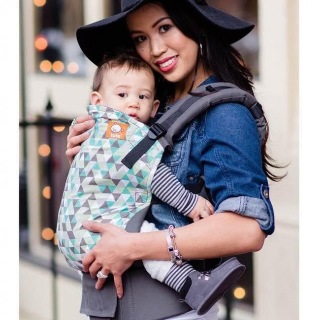 equilateral ergonomic baby carrier 